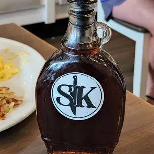 Syrup bottle that looks nice but doesn&apos;t work