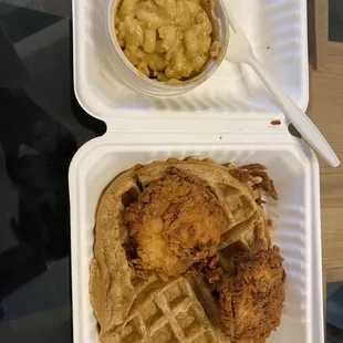 Chick&apos;n &amp; waffles with mac and cheeze.