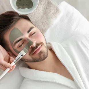 Men need spa days too! We have services available for men, not just the ladies, connect with us to book! Whether massage or skincare!!