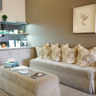 The Spa Magnolia waiting area is just the beginning of relaxing, understated comfort and elegance.