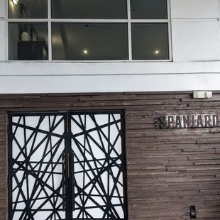 Outside restaurant entrance is next to hotel entrance.you can also enter through the hotel lobby/bar area.