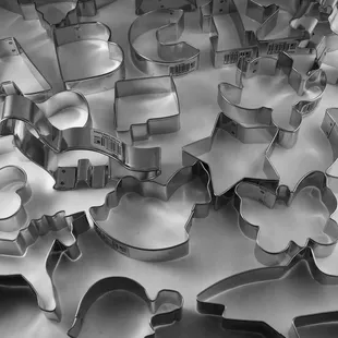 The larges selection of Cookie cutters including: Dinos, animals, baby, bridal, special shapes, transportations...and more