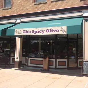 the outside of a restaurant