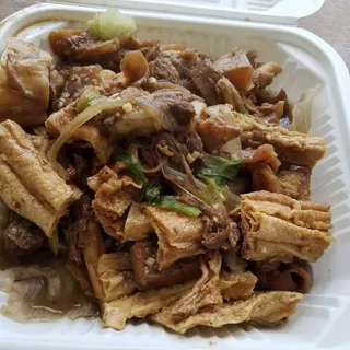 Dried Bean Curd and Beef Stew Claypot