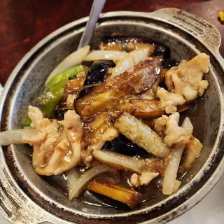 Btaised Tofu with Fish Claypot