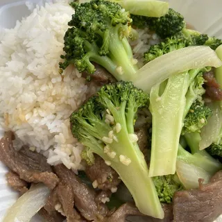 Broccoli with Beef Rice Plate