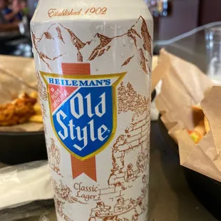 a can of old style beer