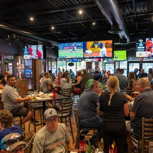  a large group of people eating