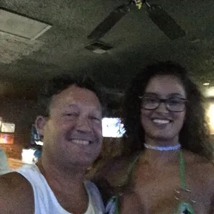 This place is great, Lola is awesome, I like going here while my car gets washed on the corner..