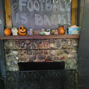 bars with pool tables in riverside