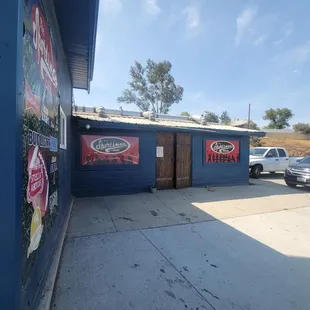 bars downtown riverside