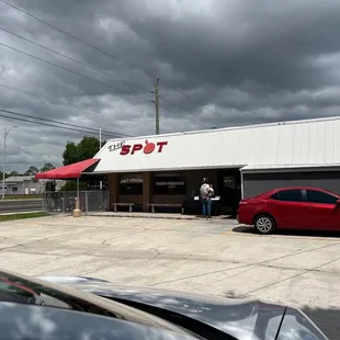 They have water outside for the wait for Mother's Day brunch. Got sat in 5 for outside