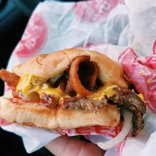 Cheeseburger with Bacon - Single