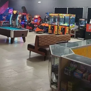 Arcade, pool tables, nice layout.