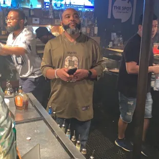 Bartender who won&apos;t serve me