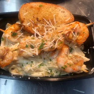 Grilled Shrimp and Creamy Alfredo