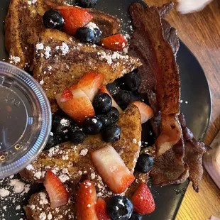 Special! French toast with berries and bacon