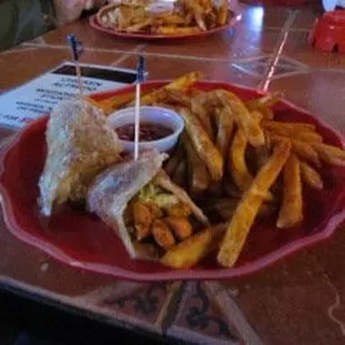 chicken botti roll w/ seasoned fries