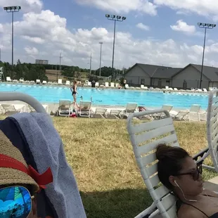 So calm today and I like it this way . When it's too crowded you can't barely swim. Fun fun today !!