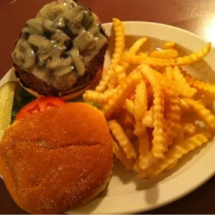 Buffalo burger w/Swiss &amp; mushrooms