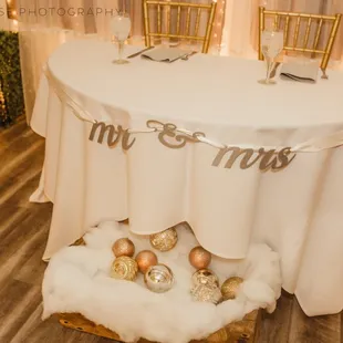 Whether you prefer an intimate sweetheart table or a large head table, our staff is prepared to make your wedding dreams a reality!