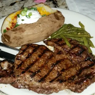 Steak, potatoes and fresh green beans. Monday&apos;s special.