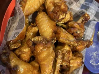 Kickin Wingz