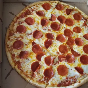 16&quot; Extra Cheese and Pepperoni