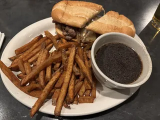 Coach's Bottleshop & Grille