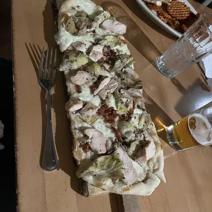 Flatbread: chicken, artichoke &amp; bacon