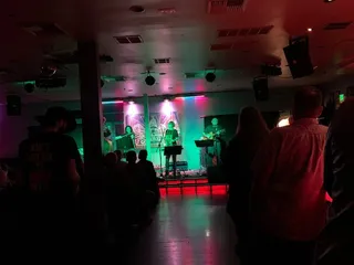 Momo Lounge