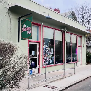Store front with 2hr street parking