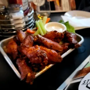 12 wings Buffalo sauce