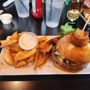 Stillery burger