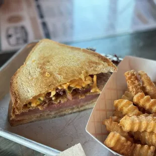 George's Bologna Sammich