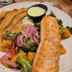 Bui Bowl with Salmon
