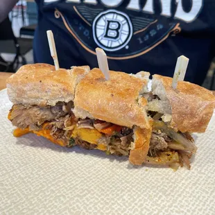 Pan Con Chicharron