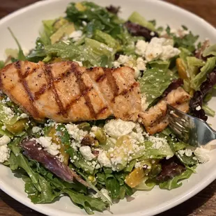Grilled Salmon Salad - soooo good.