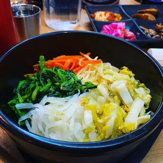 B3. Kimchi Bibimbap