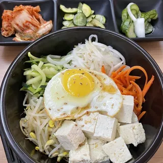 V7. Vegetarian Tofu Hot Stone Bibimbap