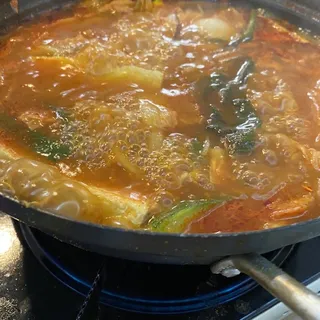 V8. Vegetarian Tofu Hot Pot