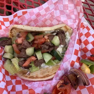 Grilled lamb pita