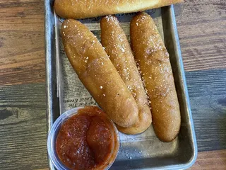 Lucky's Pub & Grill