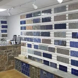 Swimming pool tile &amp; coping