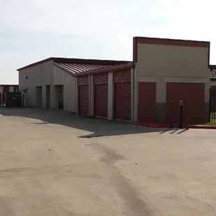 The Storage Company at Everhart takes great pride in keeping our property clean and well maintained.