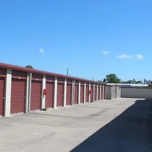 Wide, clean and well lit driveways allow for trucks to maneuver the property well.