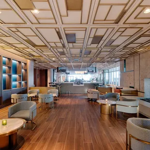 The Strand - Bar &amp; Lounge