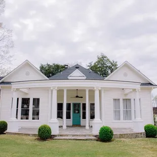 Photo by Elizabeth Looney Photography.