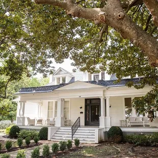 The Stratton House, one of Collierville's oldest and most historic homes. Photo by Rob+Deanna Photography
