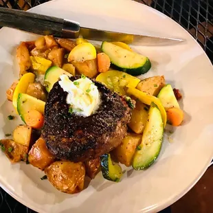 6oz Filet with Mixed Vegetables